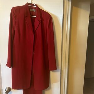 Vintage 80’s women’s red T. Garment two piece pantsuit. Size 14.